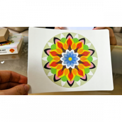 Rinkinys spalvoto smėlio paveikslas mandala