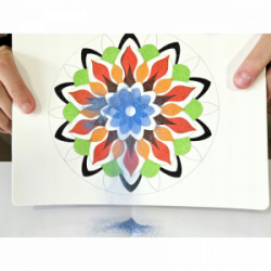 Rinkinys spalvoto smėlio paveikslas mandala